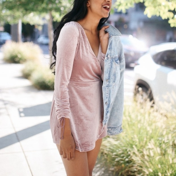 Urban Outfitters Mauve Velvet Goldmine Romper M - Picture 1 of 5